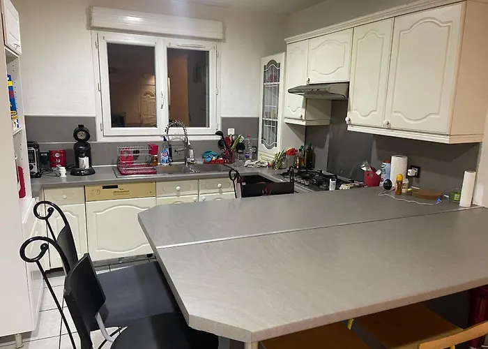 Maison Bien Située Pour Escale Boé